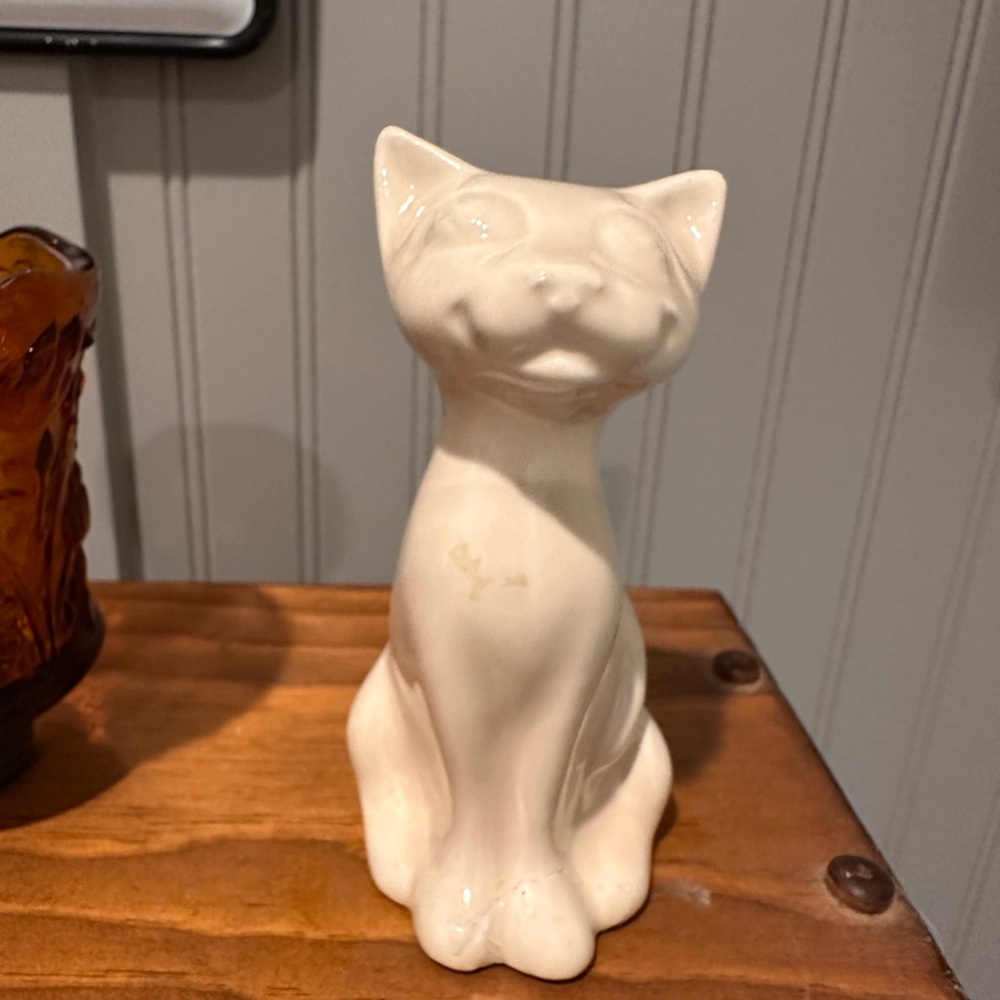 Royal Haeger White Cat MCM Figurine.
